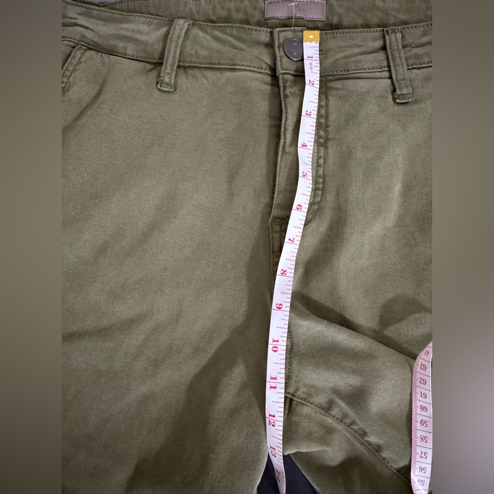 Kut From The Kloth Women's Catherine Shorts Olive Size 16 - Picture 8 of 10